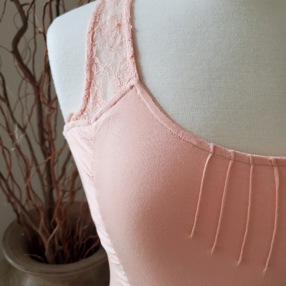 NWT Kenar Lace Tank - Picture 3 of 5